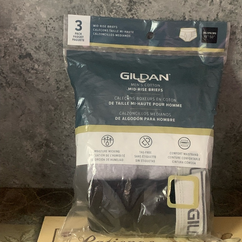 Gildan Men’s Cotton Mid Rise Briefs